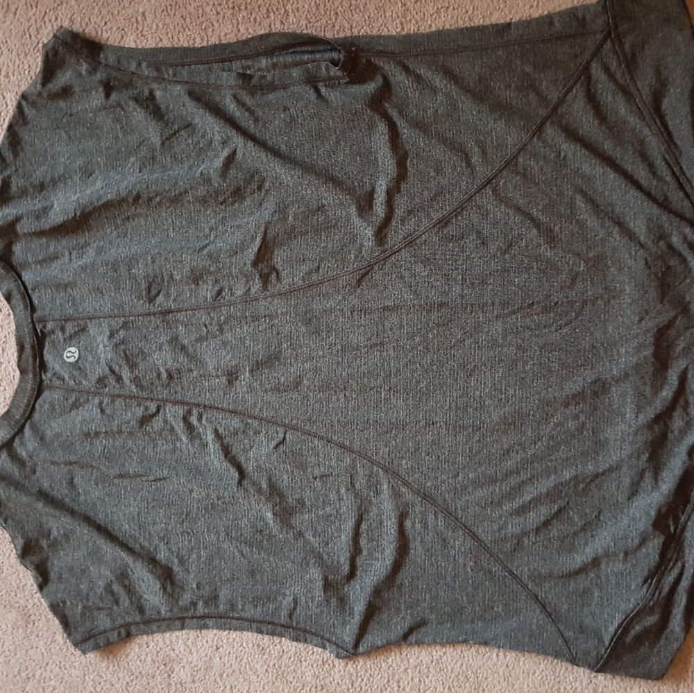Lululemon top